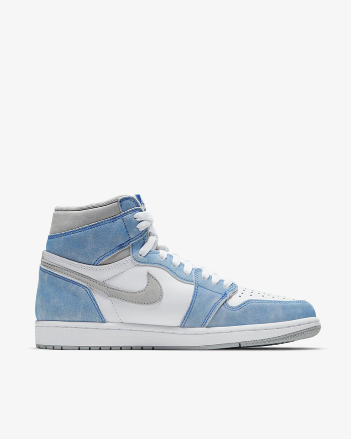 Air Jordan 1 Retro High OG Hyper Royal3